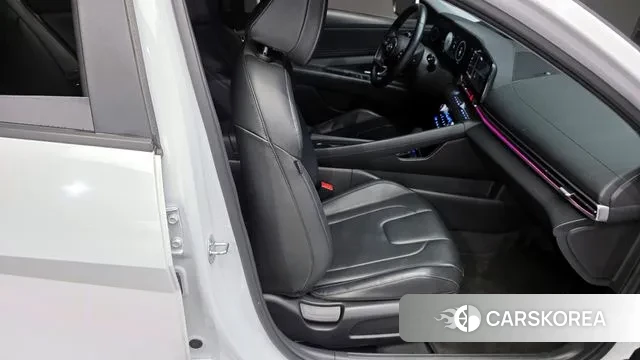 Hyundai Avante Hybrid (CN7) 2022 Белый из Кореи, фото 3