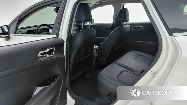 Kia Sportage 5th Generation Hybrid 2023 Белый из Кореи, фото 3