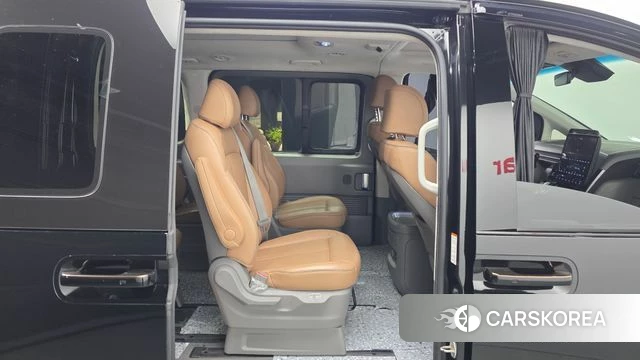 Hyundai Staria 2021 Черный из Кореи, фото 3