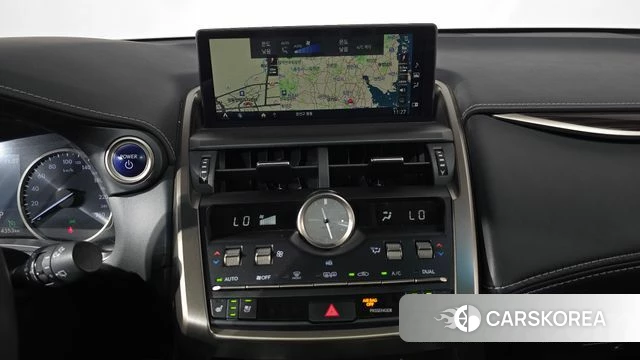 Lexus NX300h 2018 Серебристо-серый из Кореи, фото 3