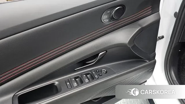 Hyundai The New Avante (CN7) 2023 Белый из Кореи, фото 3