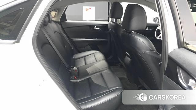 Kia The New K3 2nd generation 2022 Белый из Кореи, фото 3