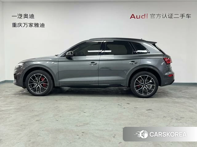 Audi Q5L 2023 Темно-серый из Китая, фото 3