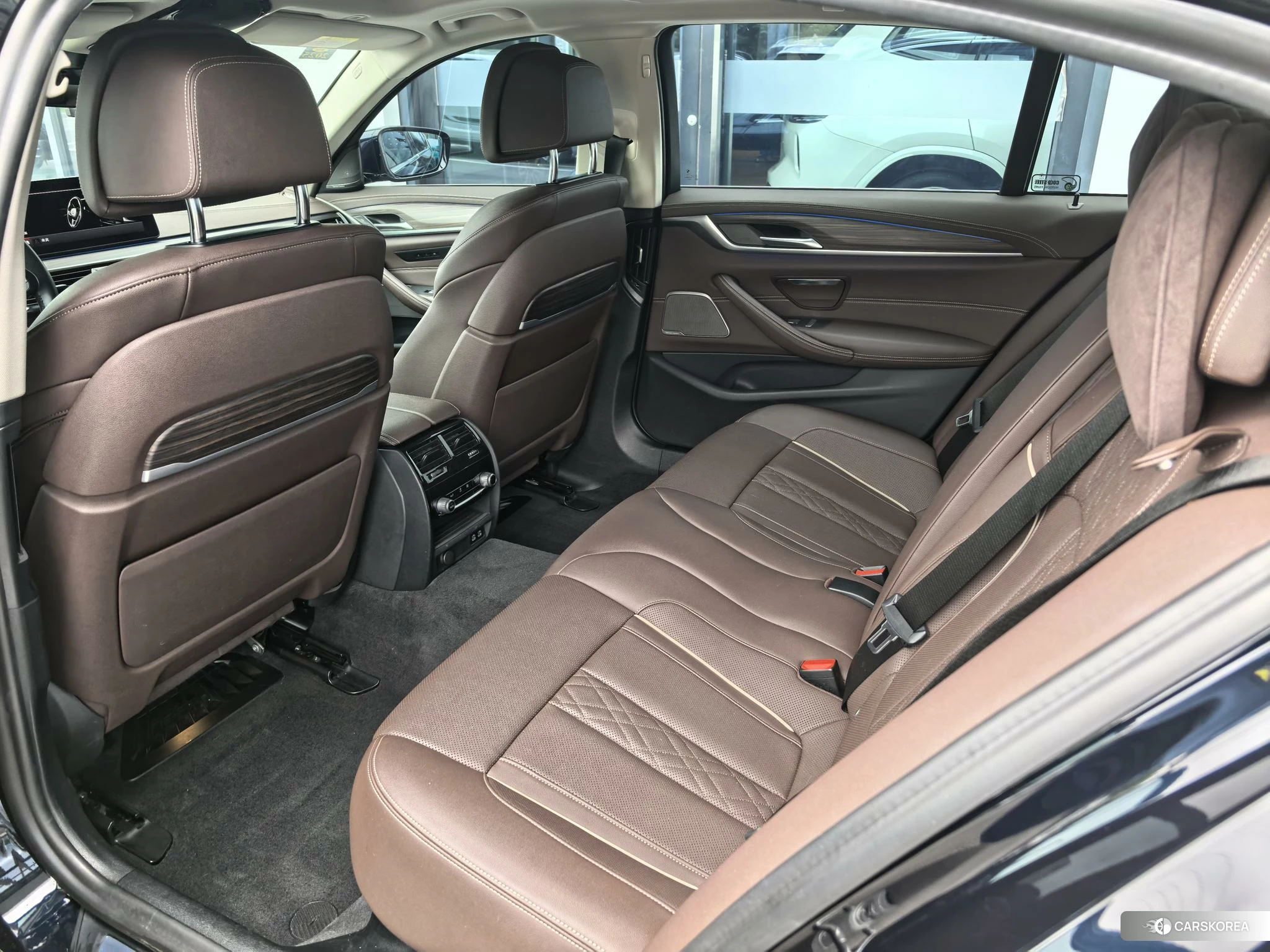 BMW 5 series 2020 Черный из Китая, фото 3