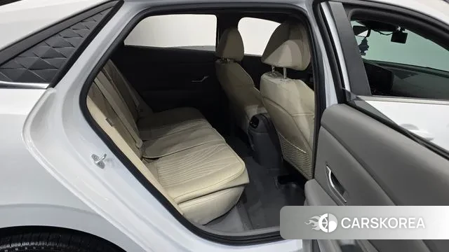 Hyundai The New Avante (CN7) 2023 Белый из Кореи, фото 3