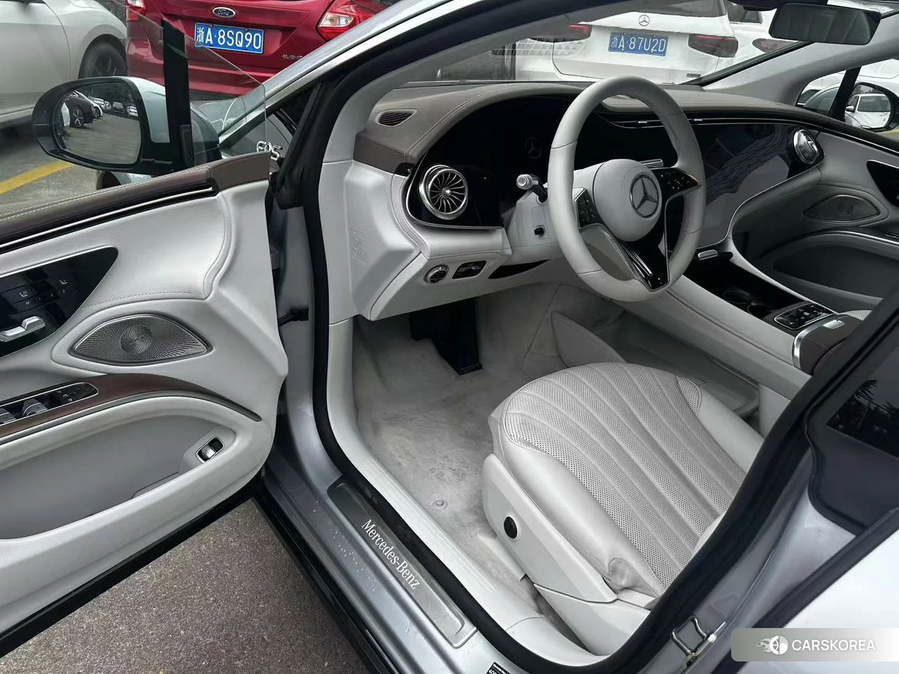 Mercedes-Benz EQS 2023 Серебристо-серый из Китая, фото 3
