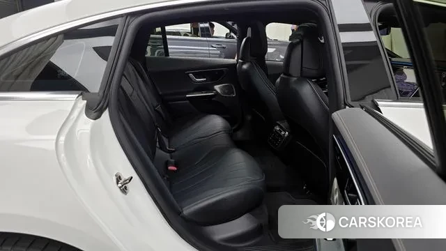 Mercedes-Benz EQE V295 2023 Белый из Кореи, фото 3