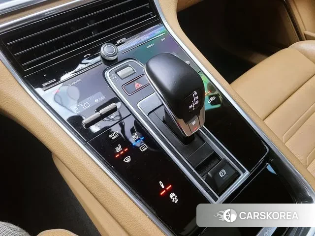 Porsche Panamera (971) 2018 Черный из Кореи, фото 3