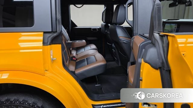 Ford Bronco 6th Generation 2022 Желтый из Кореи, фото 3