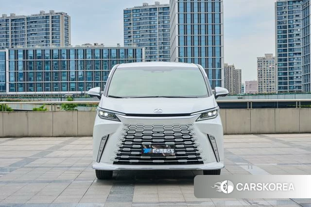 Lexus LM 2024 Белый из Китая, фото 3
