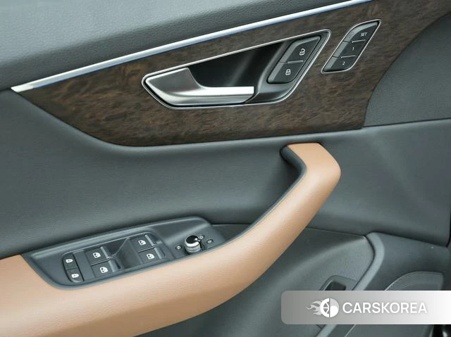 Audi Q7 2021 Черный из Китая, фото 3