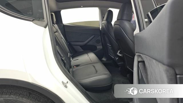 Tesla Model Y 2023 Белый из Кореи, фото 3