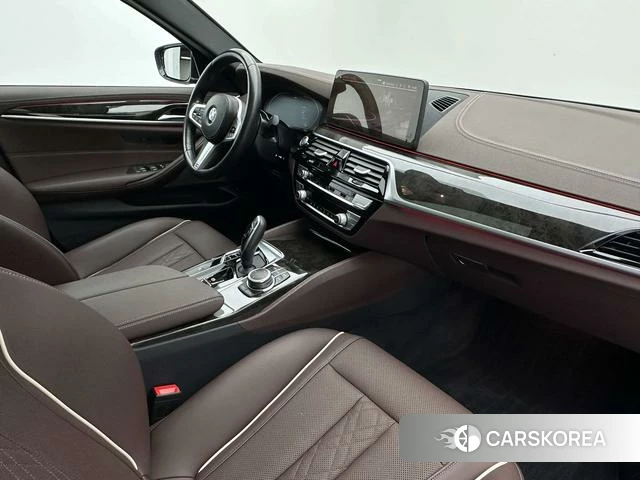 BMW 5 series 2022 Черный из Китая, фото 3