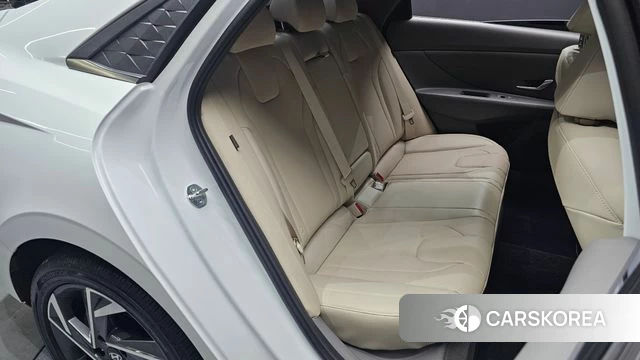 Hyundai The New Avante (CN7) 2023 Белый из Кореи, фото 3