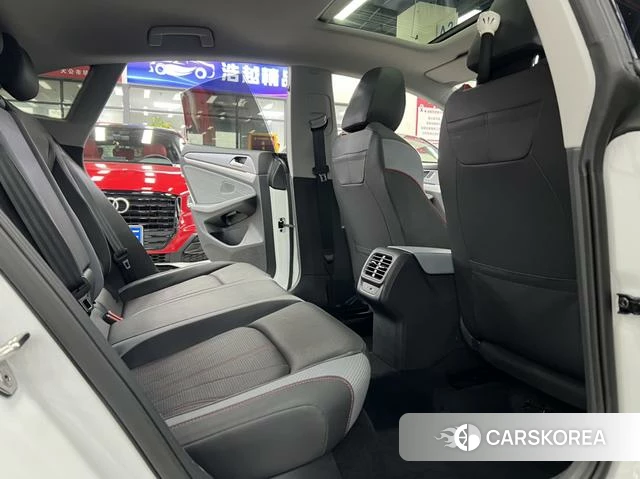 Volkswagen Lingdu 2024 Белый из Китая, фото 3