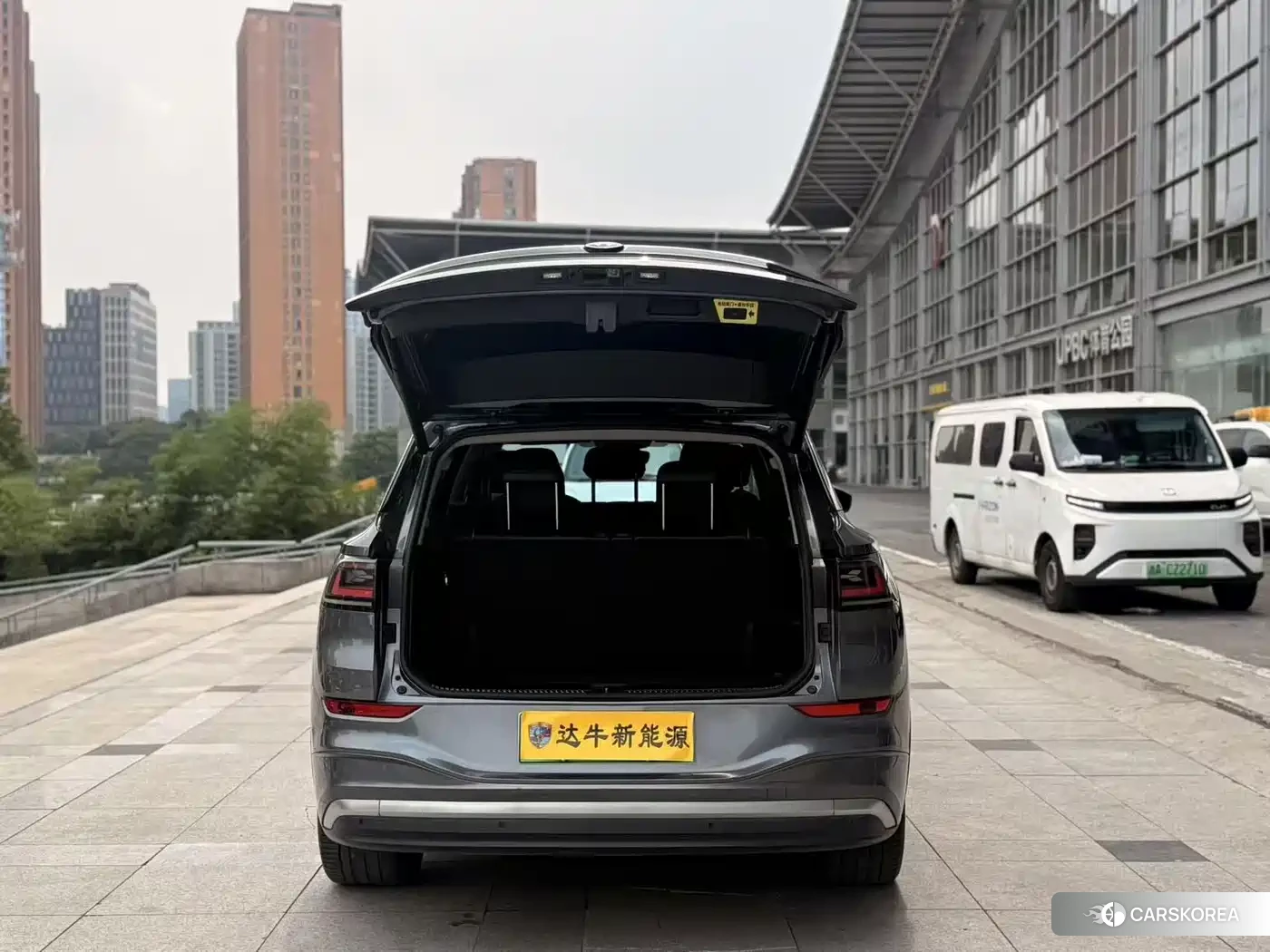 Volkswagen ID.6 X 2024 Silver/gray из Китая, фото 3