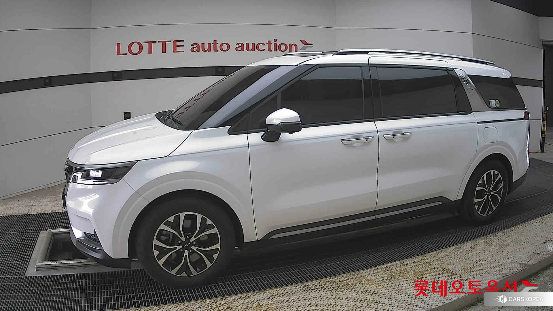 Kia Carnival 2023 Белый из Кореи, фото 3