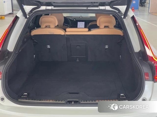 Volvo V90 Cross-Country 2023 Белый из Кореи, фото 3