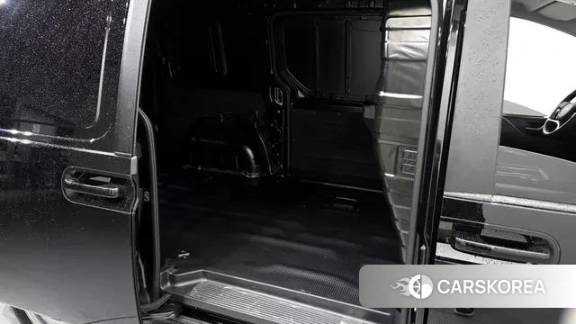 Hyundai Staria 2022 Черный из Кореи, фото 3