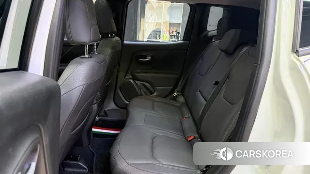 Jeep Renegade 2023 Белый из Кореи, фото 3