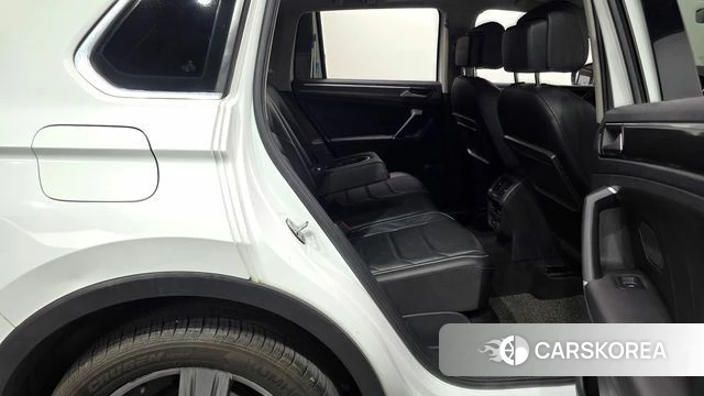 Volkswagen Tiguan second Generation 2018 Белый из Кореи, фото 3