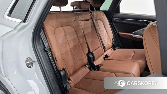 Audi Q3 (F3) 2020 Белый из Кореи, фото 3