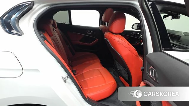 BMW 1 Series (F40) 2021 Белый из Кореи, фото 3