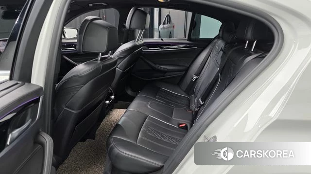 BMW 5 Series (G30) 2019 Белый из Кореи, фото 3
