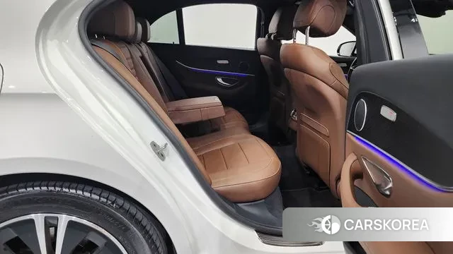 Mercedes-Benz E-Class W213 2022 Белый из Кореи, фото 3