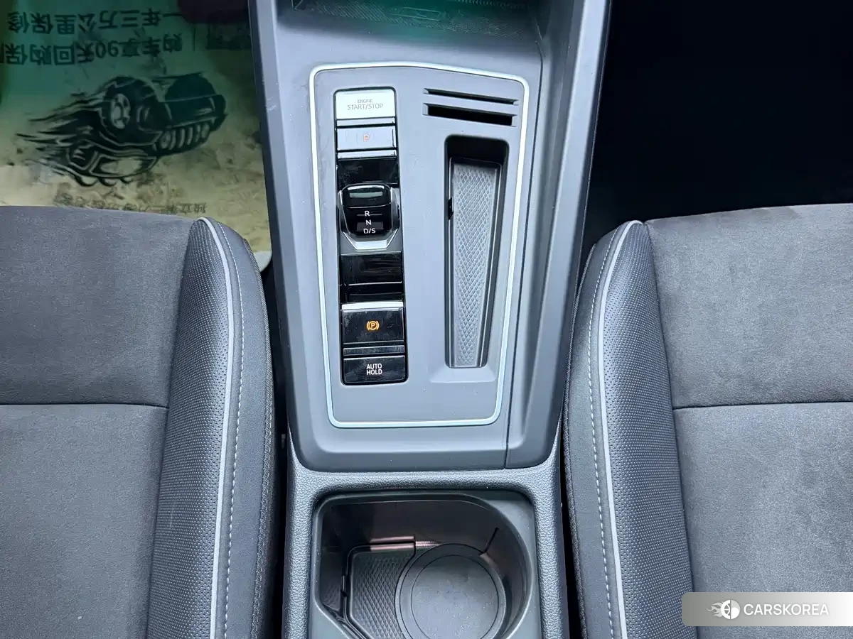 Volkswagen Golf 2022 Silver/gray из Китая, фото 3