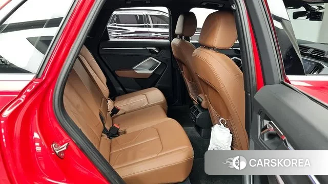 Audi Q3 (F3) 2020 Красный из Кореи, фото 3