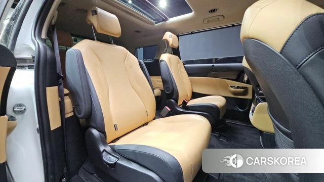 Kia Carnival 4th generation 2023 Белый из Кореи, фото 3