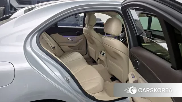 Mercedes-Benz C-Class W205 2019 Серебряный из Кореи, фото 3