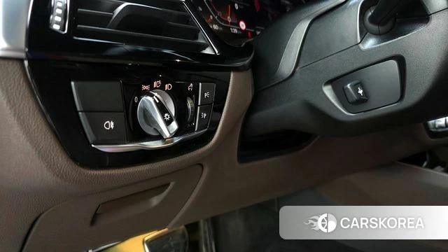 BMW 5 Series (G30) 2022 Черный из Кореи, фото 3