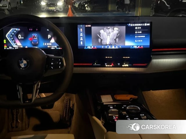 BMW 5 Series (G60) 2024 Черный из Кореи, фото 3