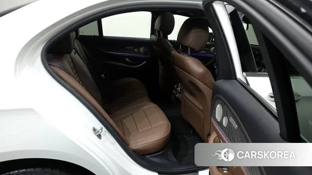 Mercedes-Benz E-Class W213 2022 Белый из Кореи, фото 3