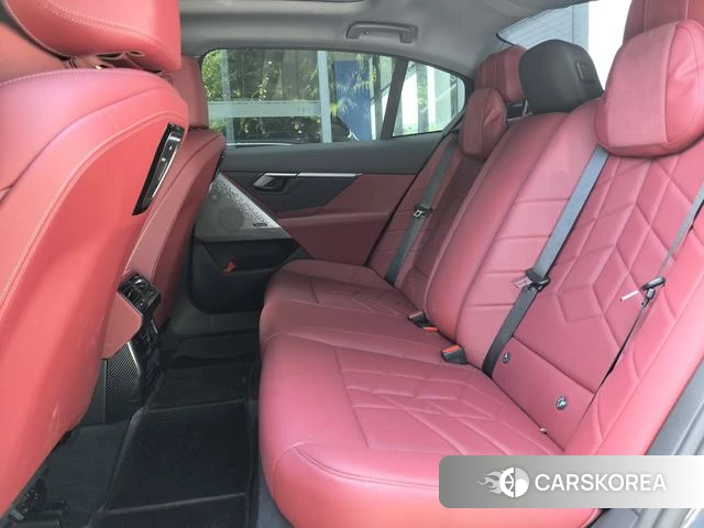 BMW 5 series 2024 Синий из Китая, фото 3