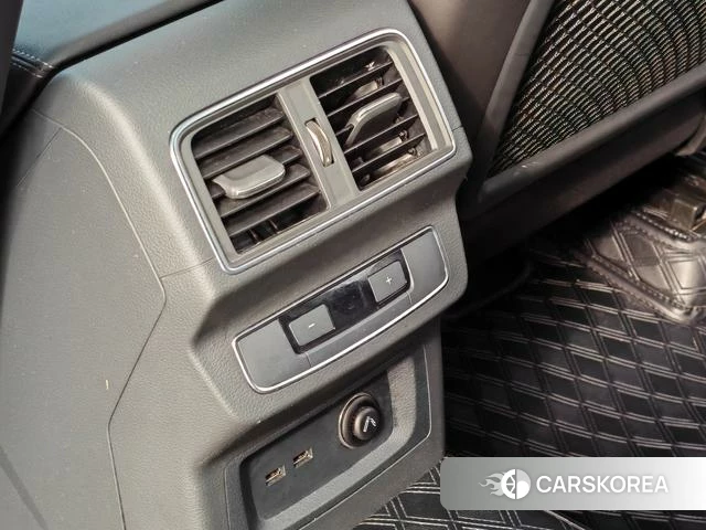 Audi Q5L 2022 Белый из Китая, фото 3