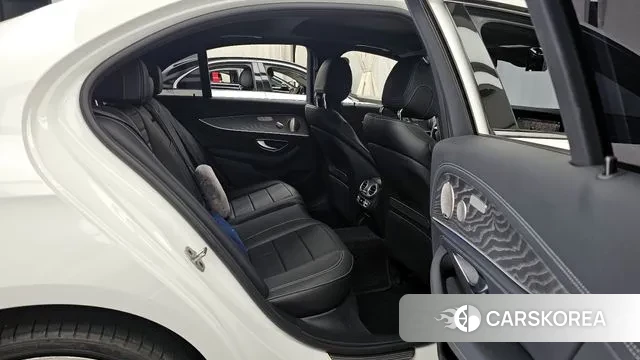 Mercedes-Benz E-Class W213 2023 Белый из Кореи, фото 3