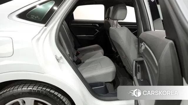 Audi Q3 (F3) 2022 Белый из Кореи, фото 3