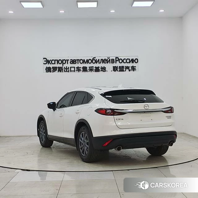 Mazda CX-4 2023 Белый из Китая, фото 3