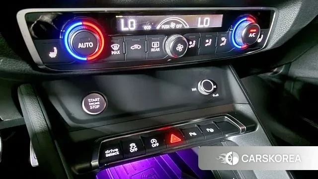 Audi Q3 (F3) 2020 Черный из Кореи, фото 3