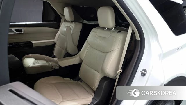 Ford Explorer 6th Generation 2022 Белый из Кореи, фото 3
