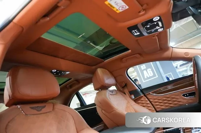 Bentley Flying Spur 3rd Generation 2022 Жемчужный цвет из Кореи, фото 3