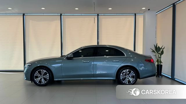 Mercedes-Benz E-Class W214 2025 Синий нефрит из Кореи, фото 3