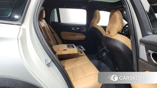 Volvo V60 Cross-Country 2nd Generation 2021 Жемчужный цвет из Кореи, фото 3