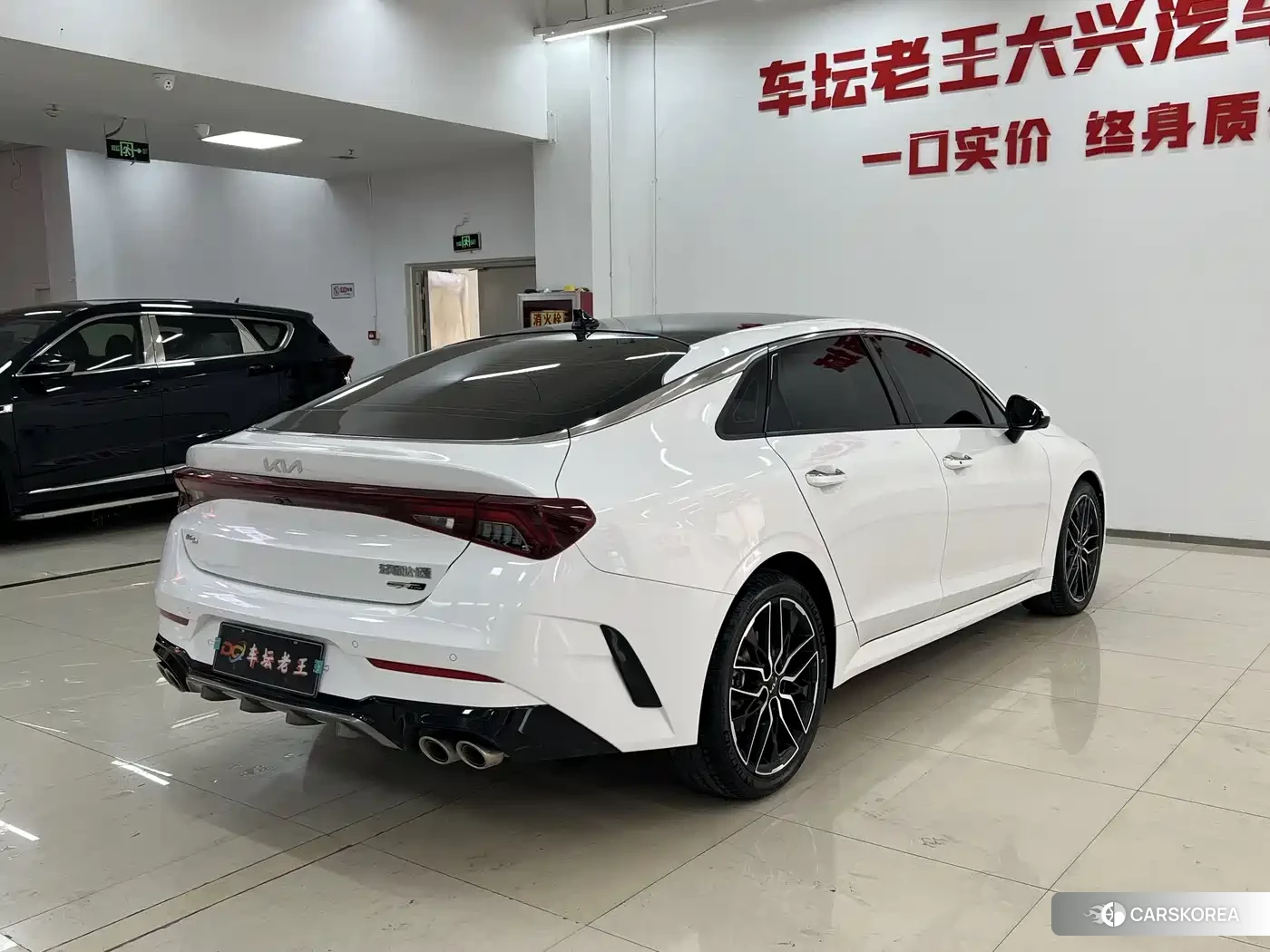 Kia K5 2022 Белый из Китая, фото 3
