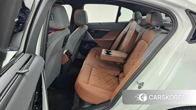 BMW 5 Series (G60) 2026 Белый из Кореи, фото 3