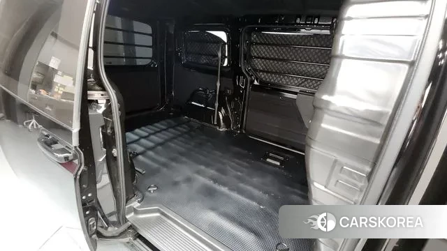 Hyundai Staria 2023 Черный из Кореи, фото 3