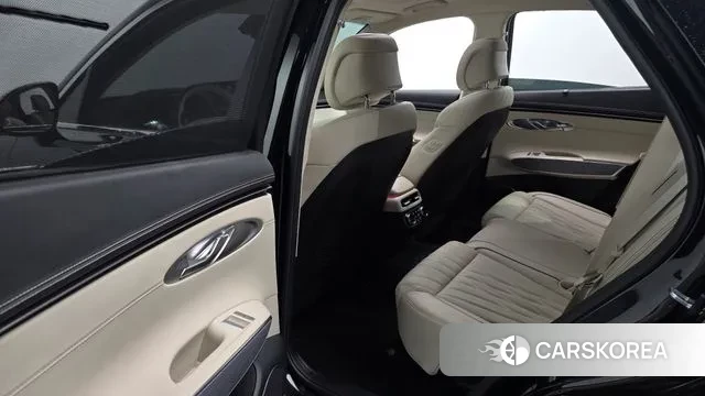 Genesis GV70 2023 Черный из Кореи, фото 3